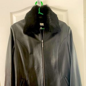 NWOT Leather Coat women’s with removable fur collar